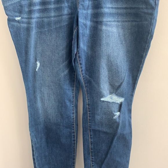 New Old Navy Maternity Front Low Panel Rockstar Super Skinny Ripped Jeans - Picture 3 of 8